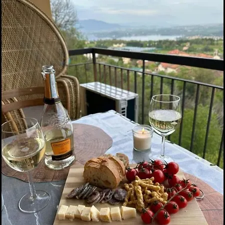 The Birdsong Between Two Lakes Apartamento