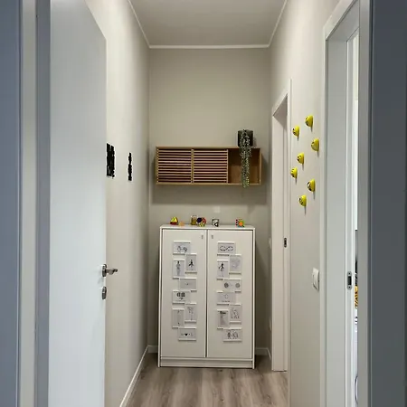 The Birdsong Between Two Lakes شقة Nebbiuno