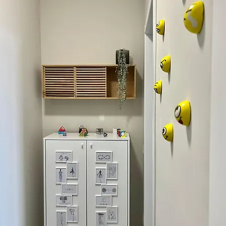 The Birdsong Between Two Lakes Apartment *