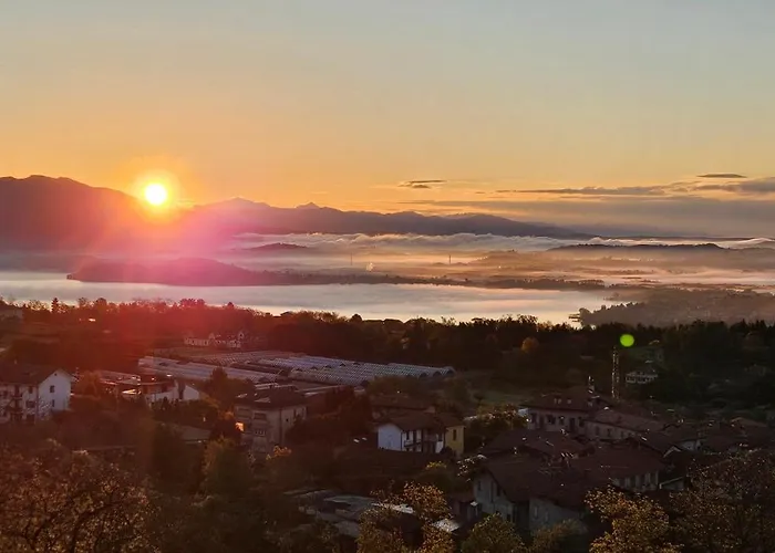The Birdsong Between Two Lakes * Nebbiuno