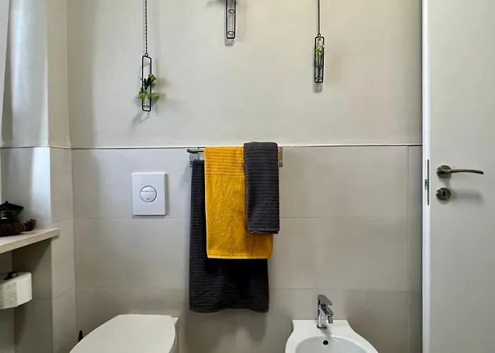 아파트 The Birdsong Between Two Lakes *