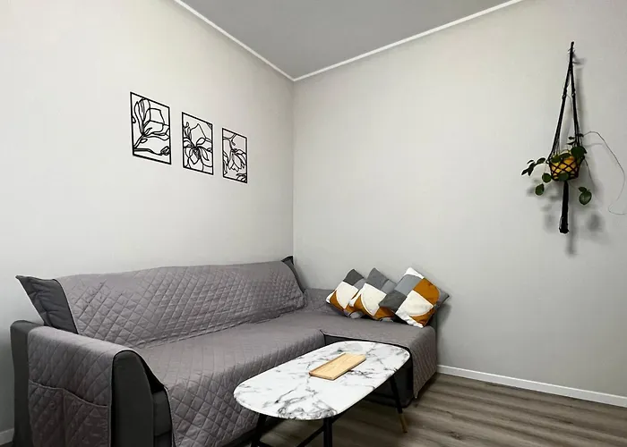 The Birdsong Between Two Lakes *