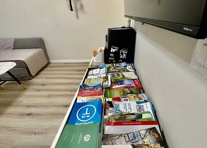 아파트 The Birdsong Between Two Lakes *