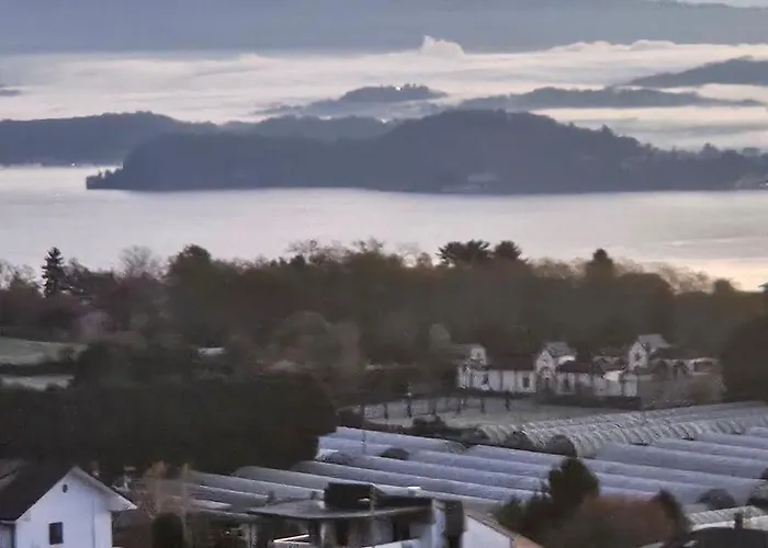 The Birdsong Between Two Lakes * Nebbiuno